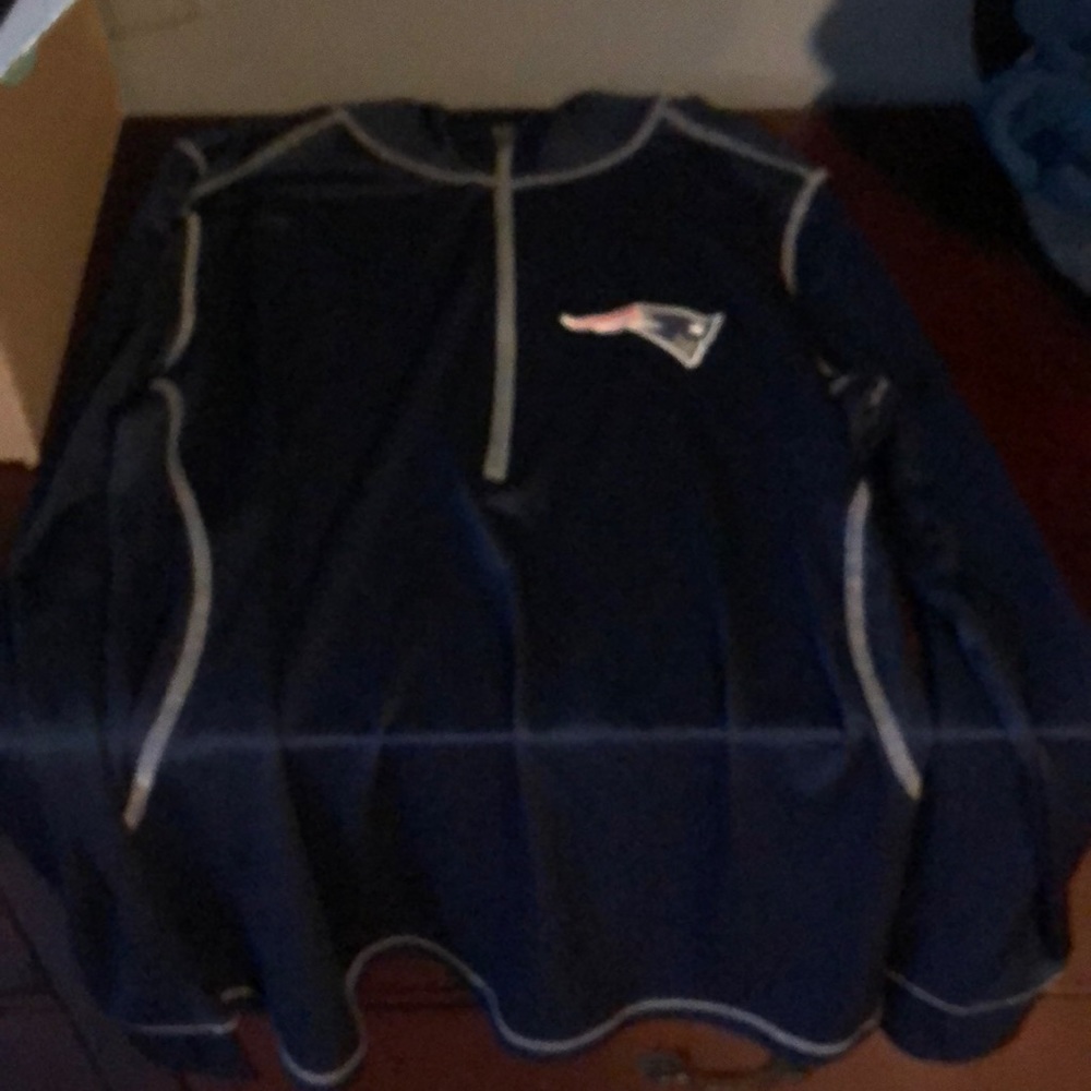 NWOT Pats women’s quarter zip ❤️Bundle 2 for $15❤️